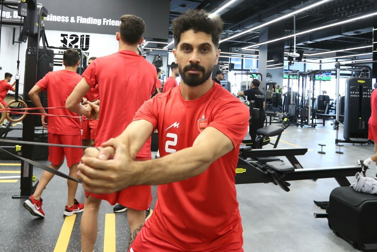 سفر مدافع پرسپولیس به قطر/ سرخپوشان وزنه زدند