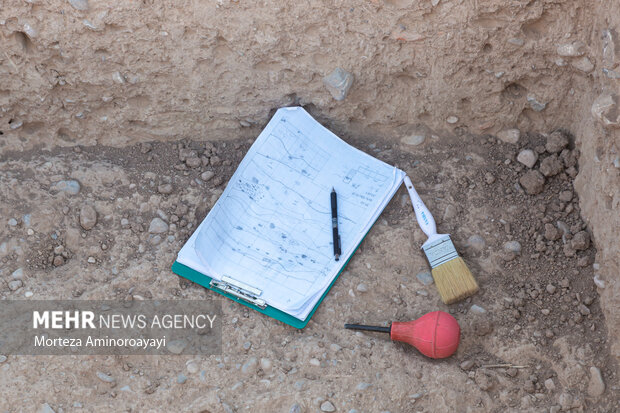 کاوش باستان‌شناسی در خیابان باباطاهر همدان 