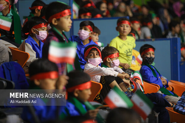 جشن بزرگ فرزندان غدیر ویژه کودکان کار و خیابان به همت سازمان خدمات و مشارکت‌های اجتماعی شهرداری تهران صبح روز دوشنبه ۱۹ تیرماه ۱۴۰۲ و با حضور علیرضا زاکانی شهردار تهران و سید مرتضی بختیاری رئیس کمیته امداد امام خمینی (ره) در ورزشگاه آزادی برگزار شد