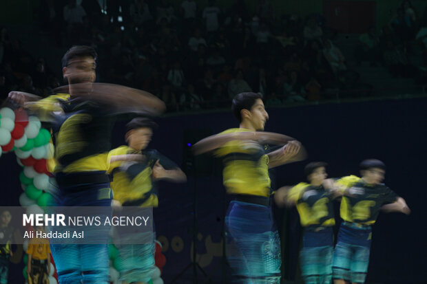 جشن بزرگ فرزندان غدیر ویژه کودکان کار و خیابان به همت سازمان خدمات و مشارکت‌های اجتماعی شهرداری تهران صبح روز دوشنبه ۱۹ تیرماه ۱۴۰۲ و با حضور علیرضا زاکانی شهردار تهران و سید مرتضی بختیاری رئیس کمیته امداد امام خمینی (ره) در ورزشگاه آزادی برگزار شد