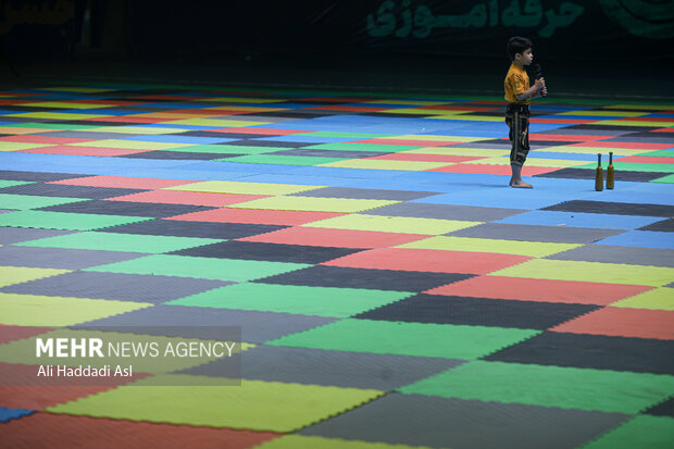 جشن بزرگ فرزندان غدیر ویژه کودکان کار و خیابان به همت سازمان خدمات و مشارکت‌های اجتماعی شهرداری تهران صبح روز دوشنبه ۱۹ تیرماه ۱۴۰۲ و با حضور علیرضا زاکانی شهردار تهران و سید مرتضی بختیاری رئیس کمیته امداد امام خمینی (ره) در ورزشگاه آزادی برگزار شد