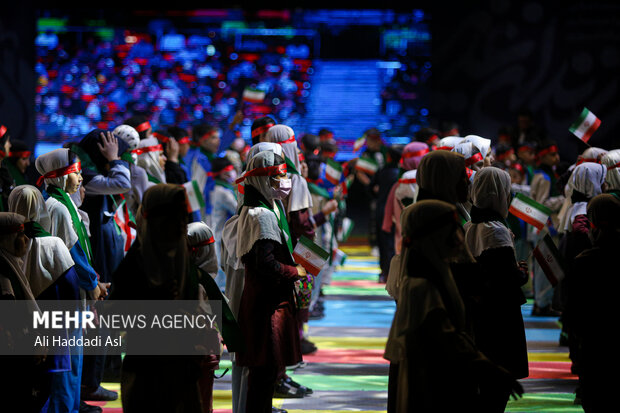 جشن بزرگ فرزندان غدیر ویژه کودکان کار و خیابان به همت سازمان خدمات و مشارکت‌های اجتماعی شهرداری تهران صبح روز دوشنبه ۱۹ تیرماه ۱۴۰۲ و با حضور علیرضا زاکانی شهردار تهران و سید مرتضی بختیاری رئیس کمیته امداد امام خمینی (ره) در ورزشگاه آزادی برگزار شد