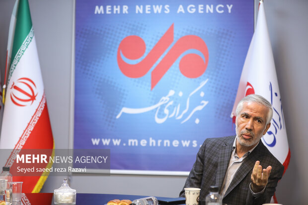 تریبون شعر دینی شخصی نیست 2