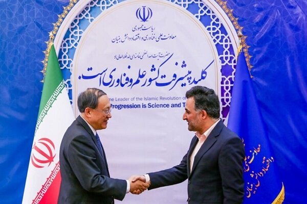 Iran, China to cooperate in setting up technology centers