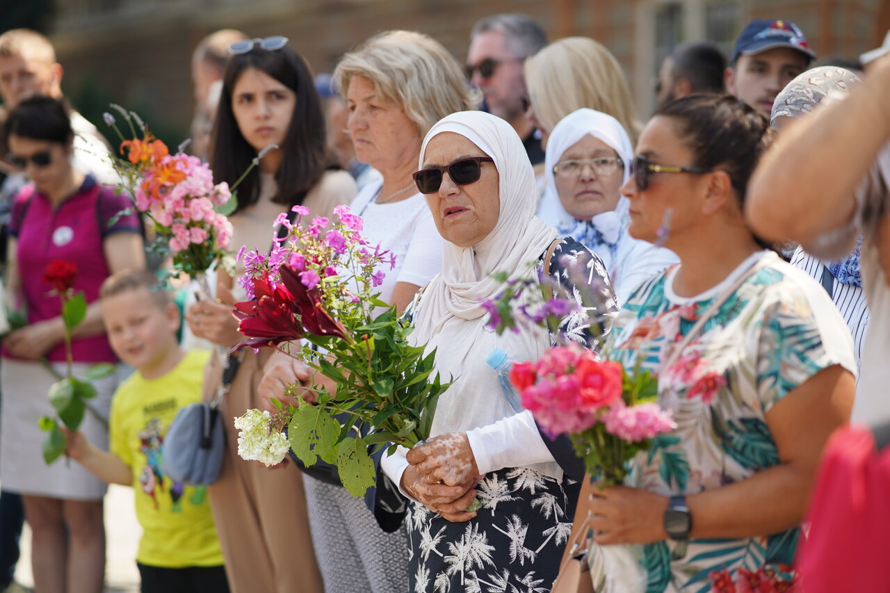 مراسم تشییع جنازه قربانیان گمنام نسل‌کشی سربرنیتسا+ تصاویر