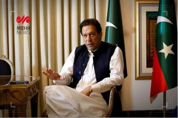 پاکستانی سابق وزیر اعظم پر بغاوت کی دفعہ عائد