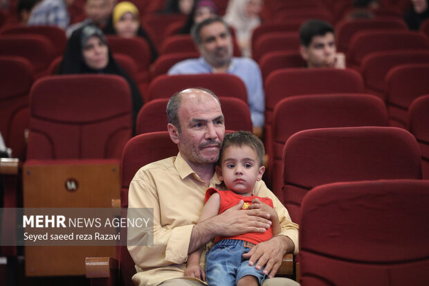 مراسم آئین روز خانواده و تکریم روز بازنشستگان فراجا شامگاه امروز ۲۰ تیر ماه ۱۴۰۲ با حضور بازنشستگان فراجا در فرهنگسرای بهمن برگزار شد