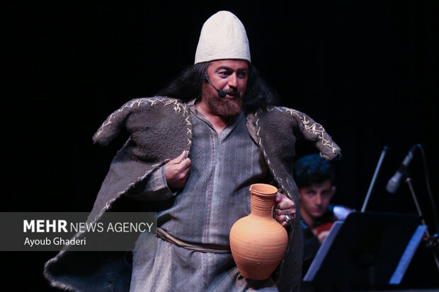 Parvaz Homay opera in Kish
