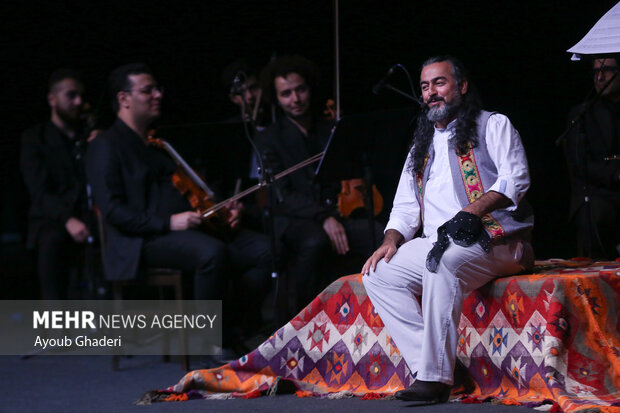 Parvaz Homay opera in Kish
