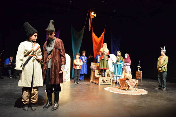 آشتی با تاریخ و موسیقی در «قاجارنامه»/ آسیب روانی «ناخودآگاه»