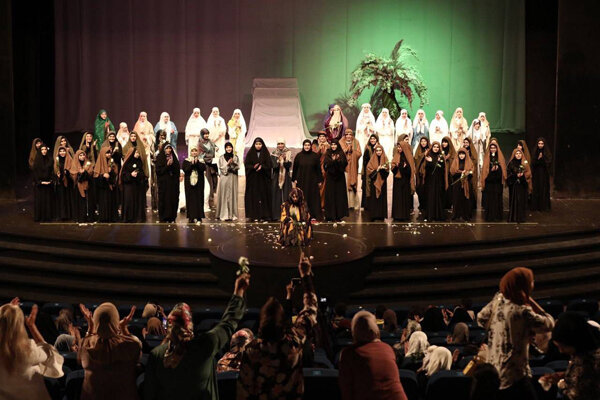 بیش از ۷ هزار بانوی عراقی تماشاگر «فاطمه» شدند/ اجرا به زبان عربی