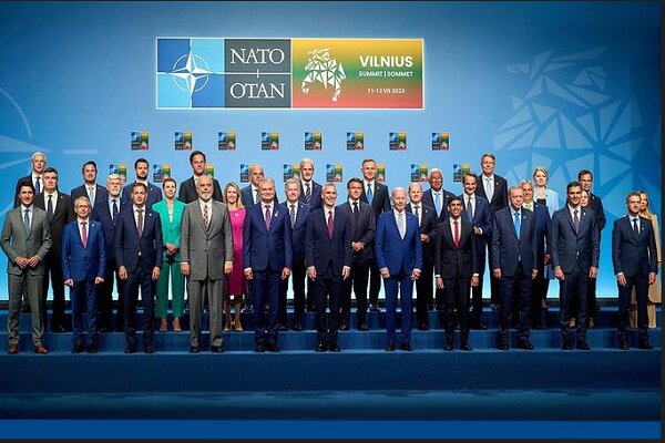 «موشک توییتری» زلنسکی/ واکاوی تصویری که حقیقت اوکراین را لو داد «موشک توییتری» زلنسکی/ واکاوی تصویری که حقیقت اوکراین را لو داد