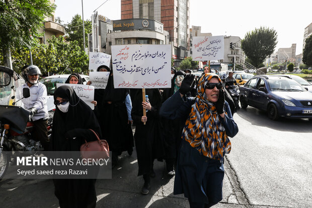 اجتماع بزرگ مردمی عفاف و حجاب در میدان امام حسین (ع) با هدف «دفاع از ارزش‌های دینی و انقلاب مردم مسلمان» به مناسبت سالروز کشتار خونین مسجد گوهرشاد و روز ملی عفاف و حجاب عصر امروز چهارشنبه ۲۱ تیر ماه ۱۴۰۲ با حضور پرشور مردم انقلابی مردم پایتخت در میدان آئینی امام حسین (ع) برگزار شد