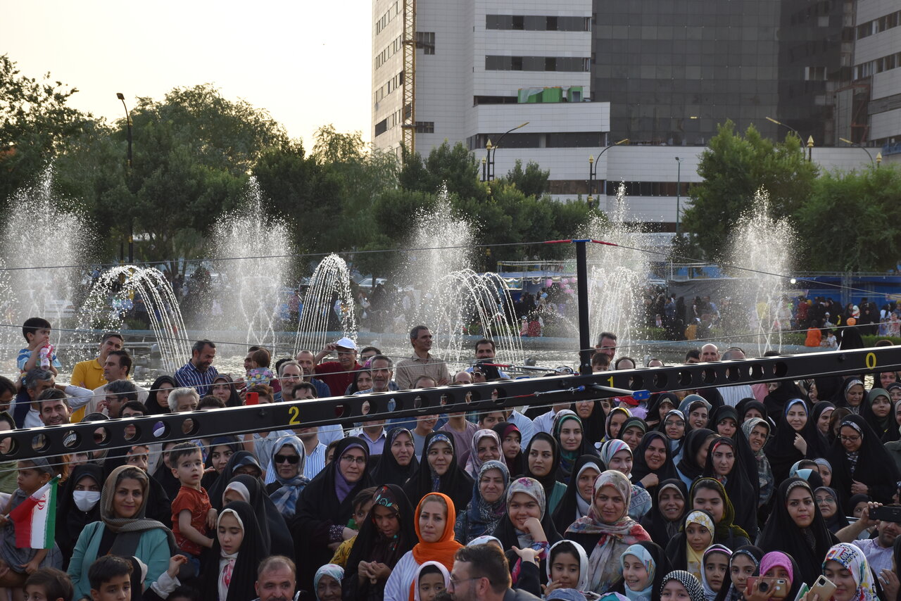 اجتماع بزرگ مردمی عفاف و حجاب در پارک ملت اراک برگزار شد