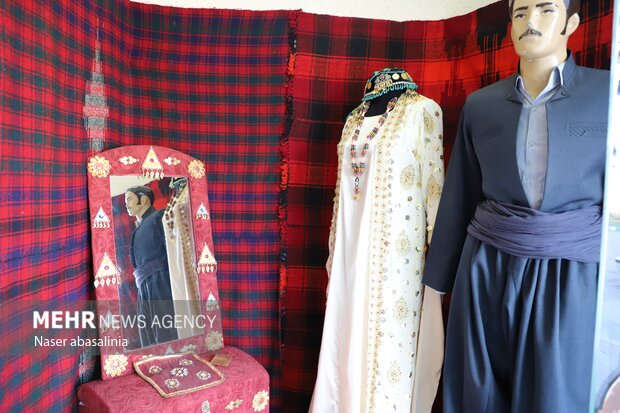 نمایشگاه مد و لباس کردی در سنندج