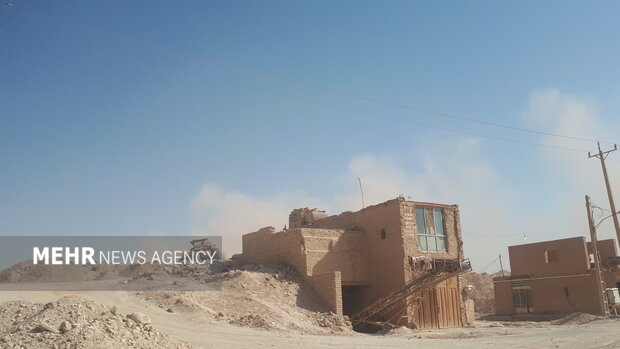 ۵۰ کوره آجرپزی غیرمجاز در اصفهان فعال است