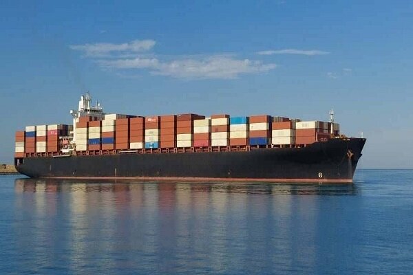 مسؤول إيراني: سفينة صادرات إيرانية ترسو في شمال افريقيا تزامناً مع زيارة الرئيس الإيراني