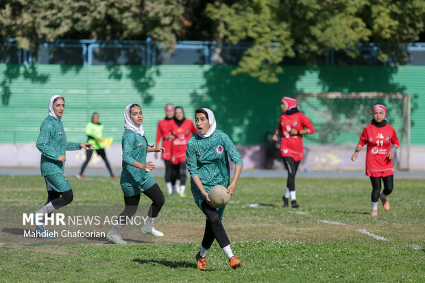 مسابقات راگبی قهرمانی بانوان کشور در مشهد