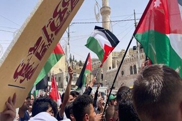 اردنی‌ها در حمایت از  فلسطین به خیابان‌ها آمدند/ محکومیت جنایات صهیونیست‌ها در جنین