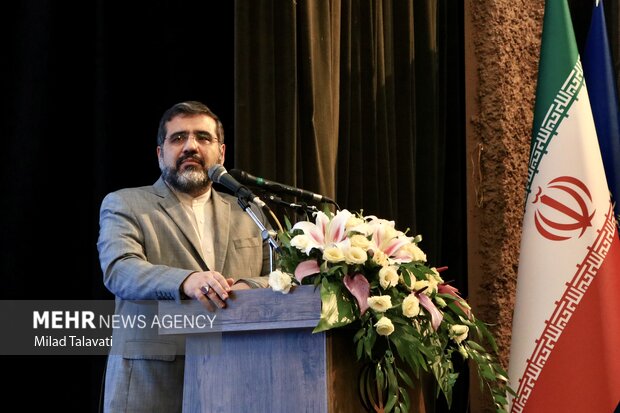 وزير الثقافة الإيراني: اجتازت ايران كافة التحديات والمؤامرات التي يضعها الاعداء في طريقنا
