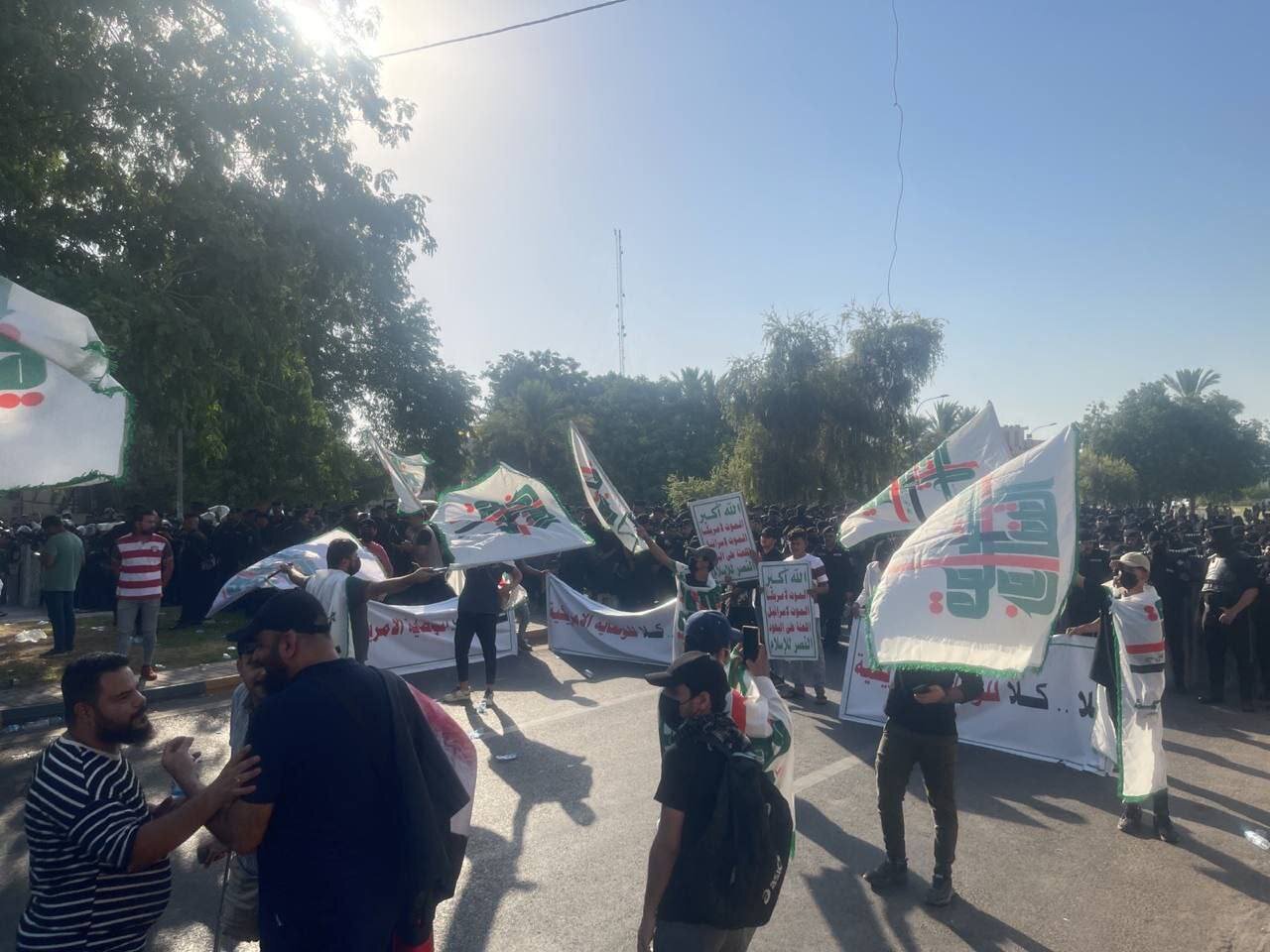 تظاهرات گستره ضدآمریکایی مردم عراق در منطقه سبز بغداد+ تصاویر