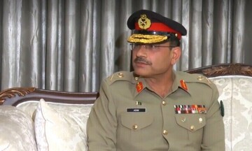 فرمانده ارتش پاکستان به منظور رایزنی‌های دفاعی-امنیتی به ایران  سفر کرده است