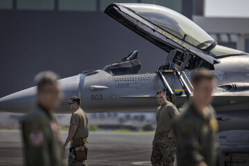 تاخیر آمریکا درصدور مجوز آموزش پرواز با اف-۱۶ به خلبانان اوکراینی