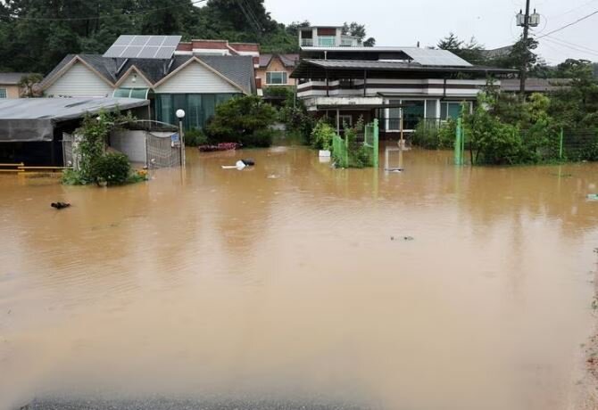 South Korea landslides, floods kill 7, over 1,000 evacuated