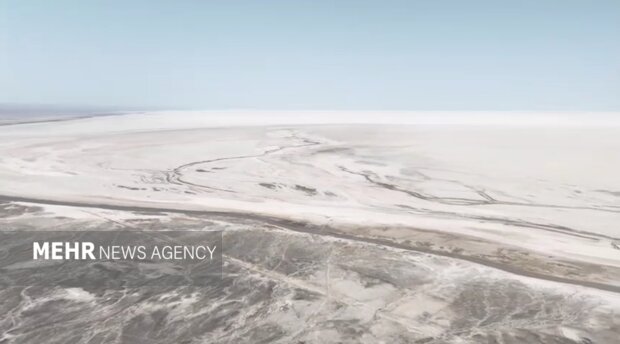 برهوتی به نام گاوخونی/ آب، حقی که به تالاب نمیرسد