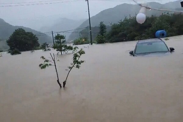 جنوبی کوریا میں بارشوں نے تباہی مچادی، 20 افراد ہلاک، 10 لاپتہ