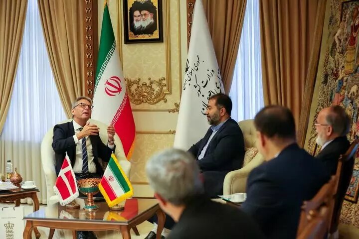 السفير الدنماركي لدى طهران: نواصل استثماراتنا في إيران رغم العقوبات
