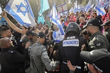 معاریو: اسرائیلی‌ها احتمال آغاز جنگ داخلی خشونت‌‎بار را وارد می‌دانند
