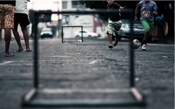 فوتبال خیابانی همگانی شد/ بازگشت «گل کوچک» به کوچه پس کوچه‌ها