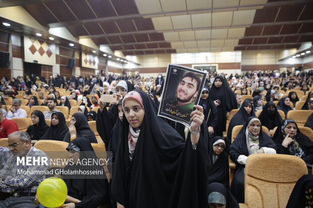 اجتماع خواهران آرمان مدافعان حریم خانواده در بوشهر