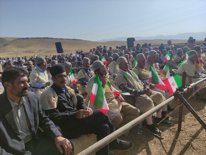 حضور رئیس جمهور در جمع عشایر مارگون/رئیسی: عشایر ذخایر کشور هستند