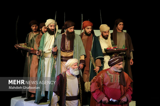 اجرای نمایش دینی «آهوان» در مشهد