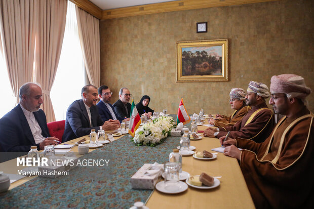 دیدار وزرای خارجه عمان و ایران