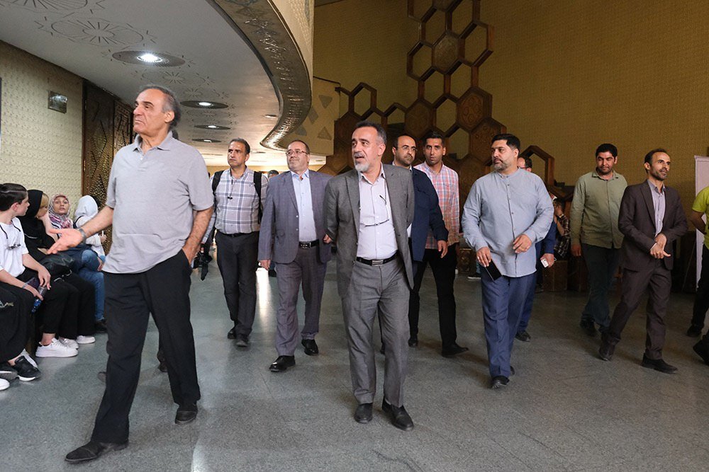 هنرمندان برای استمرار طرح پاکسازی حریم تئاترشهر دور هم جمع شدند 2