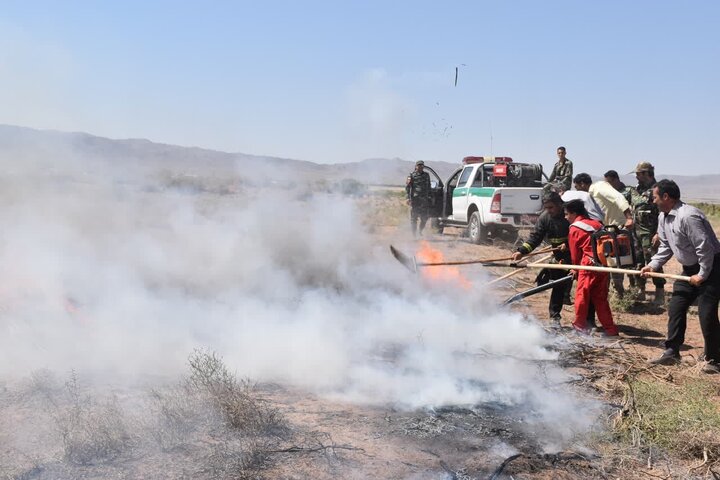 مانور اطفای حریق مراتع در تاغزارهای اشتهارد برگزار شد