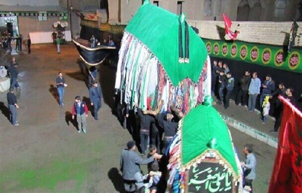 تهیه لباس مشکی از پارچه کرباس تا سبک خاص عزاداری شام غریبان