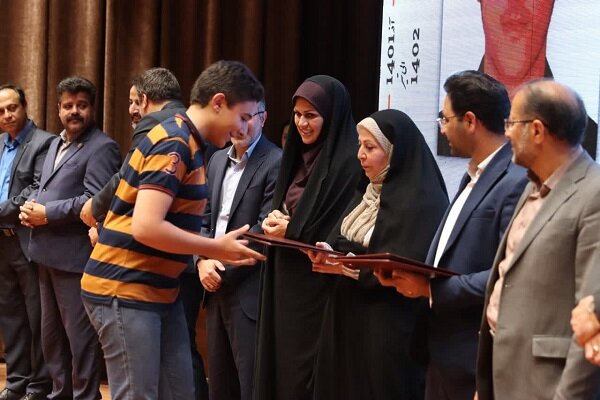 25 ایده پرداز برتر رویداد «ایده شو یزد پلاس» تجلیل شدند