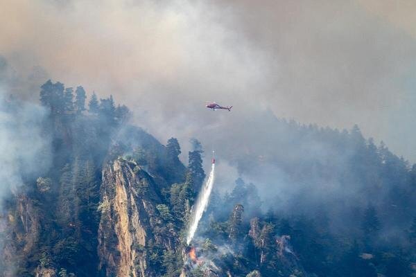 آتش سوزی جنگلی موجب تخلیه چندین روستا در سوئیس شد