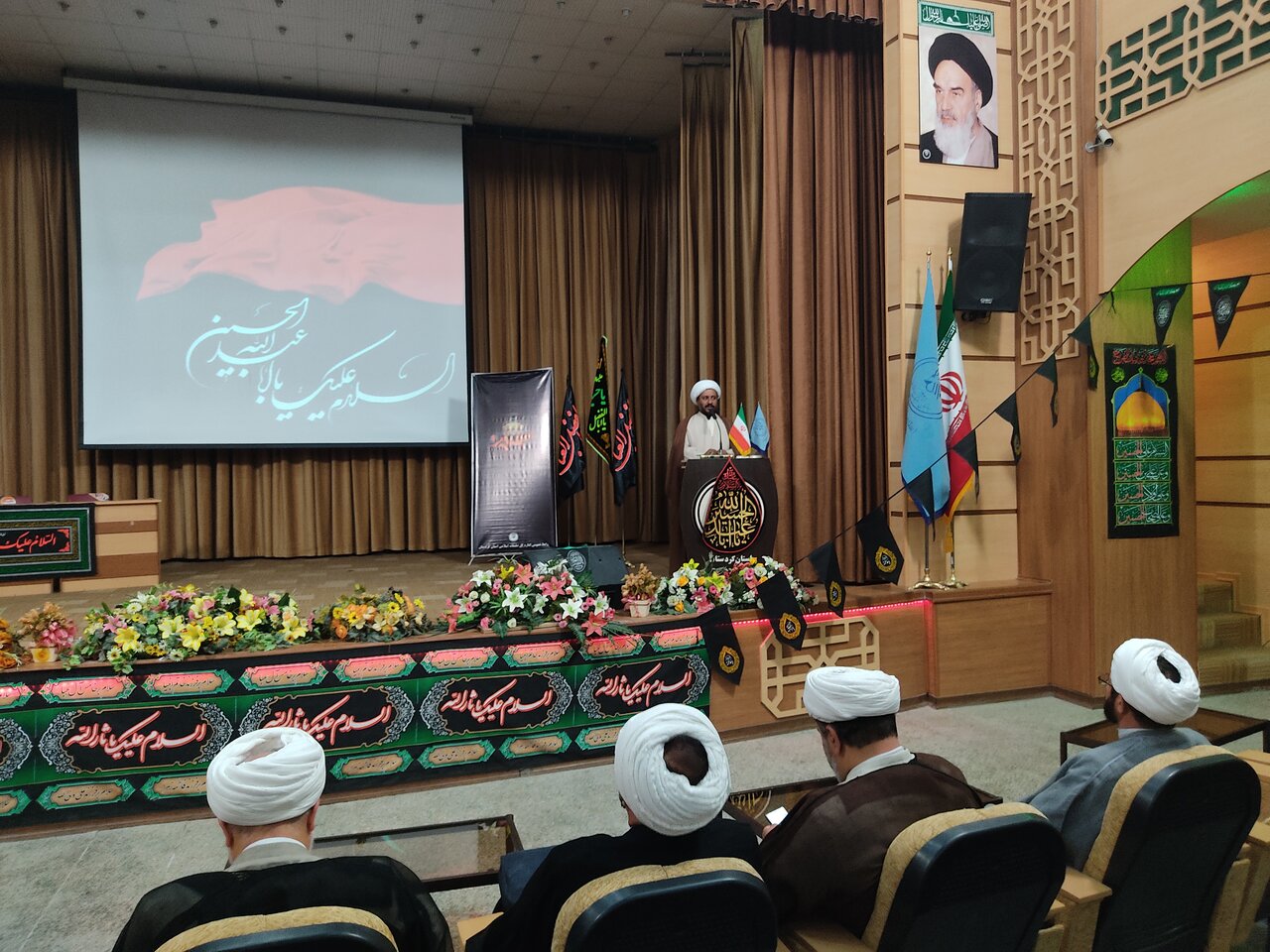 همایش طلایهداران تبلیغ در سنندج برگزار شد