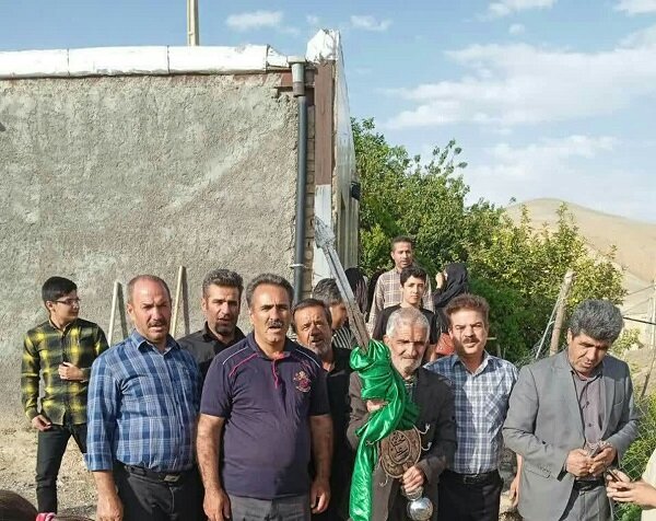 برگزاری سنت عَلَم گردانی در روستای گورچان فراهان