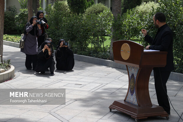 علی بهادری جهرمی سخنگوی دولت در حاشیه جلسه هیئت دولت حضور دارد