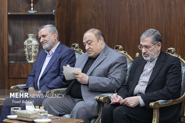 
Meeting between Iran's 1st VP and Iraqi labor minister
