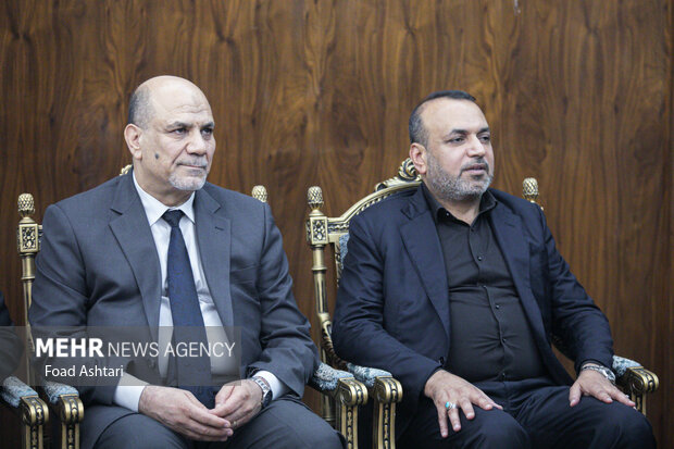 
Meeting between Iran's 1st VP and Iraqi labor minister
