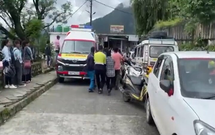 ۵ کشته و ۴ زخمی در اثر برخورد خودرو با خطوط برق حیدرآباد هند ۵ کشته و ۴ زخمی در اثر برخورد خودرو با خطوط برق حیدرآباد هند