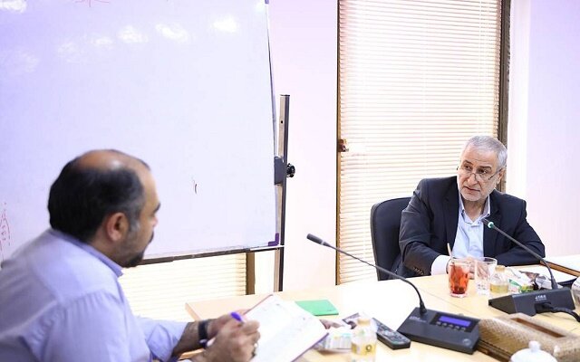 مقام معظم رهبری زبان فارسی را یکی از ارکان هویت ملی میدانند