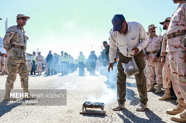 ورود پیکر مطهر ۱۸ شهید دفاع مقدس به کشور از مرز شلمچه